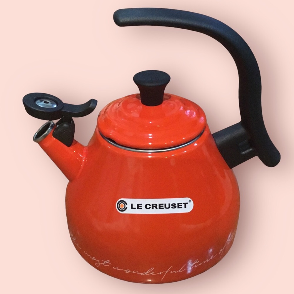 Le Creuset Chrysenth Kettles with Holiday Decal